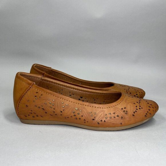 BareTraps Women's Size 8 Mariah Flats - Picture 1 of 10